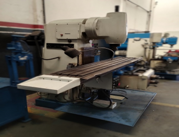 Foto: FRESADORA UNIVERSAL ZEMA FVA 1600