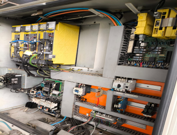 Foto: CENTRO DE USINAGEM VERTICAL ROBODRILL T14 iFl a - COM QUARTO EIXO