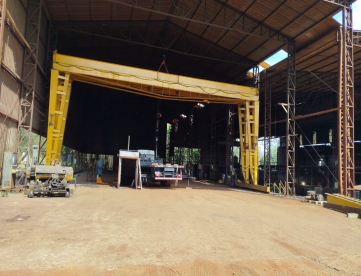 Foto: PÓRTICO SOBRE TRILHOS - 20 TONS DE VÃO X 50 TONS