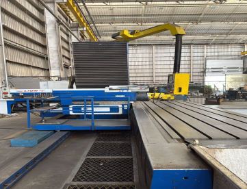 Foto: FRESADORA CNC BANCO FIXO - MECOF ITALIANA - ISO 50 - ANO 2012 - COM CABEÇOTE 360º AUTOMÁTICO - 3270 x 1000 x 2000 MM