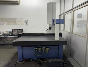 Foto: MÁQUINA DE MEDIÇÃO TRIDIMENSIONAL - MARCA MITUTOYO - MODELO CRT PLUS-M574 - ANO 2010