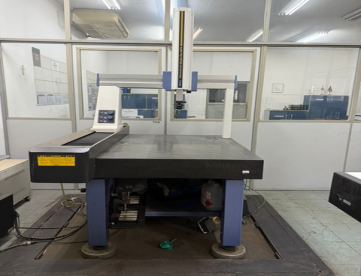 Foto: MÁQUINA DE MEDIÇÃO TRIDIMENSIONAL - MARCA MITUTOYO - MODELO CRT PLUS-M574 - ANO 2010