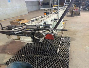 Foto: CURVADORA DE TUBOS MECÃNICA - BLM B/40 - DIÂMETROS DE TUBOS DE 40 MM