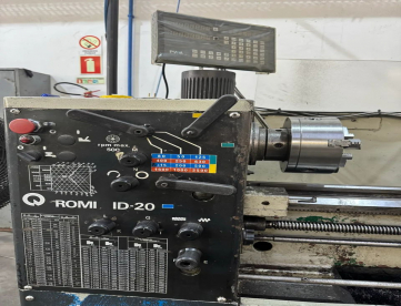 Foto: TORNO MECÂNICO - ROMI - ID20 - 325 x 1000 MM