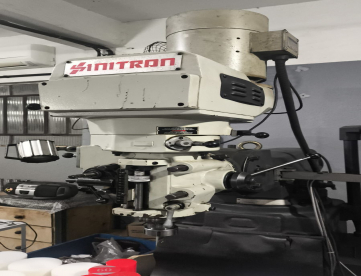 Foto: Fresadora Ferramenteira Sinitron SI4 - ISO40