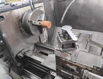 Foto: TORNO MECÂNICO - ROMI - ES-40B - 800MM X 2200MM