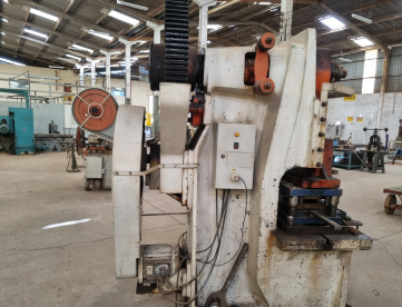 Foto: PRENSA EXCÊNTRICA JUNDIAÍ - LE 100M6 - 100 TON - ANO 1992