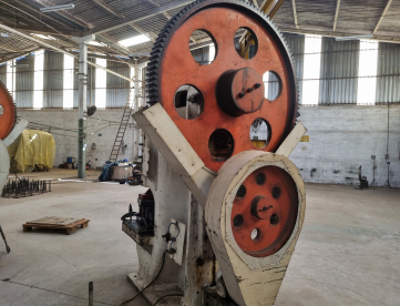 Foto: PRENSA EXCÊNTRICA JUNDIAÍ - 130 TON - ANO 1975