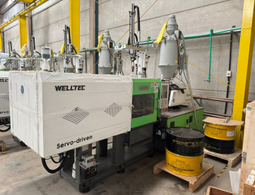 Foto: INJETORA DE PLÁSTICO - WELLTEC - 90Se II - ANO 2019 - COM ROBÔ