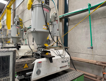 Foto: INJETORA DE PLÁSTICO - WELLTEC - 90Se II - ANO 2019 - COM ROBÔ