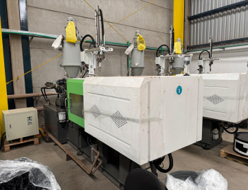Foto: INJETORA DE PLÁSTICO - WELLTEC - 90Se II - ANO 2019 - COM ROBÔ