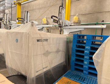 Foto: INJETORA DE PLÁSTICO - WELLTEC - 160Se II - ANO 2019 - COM ROBÔ