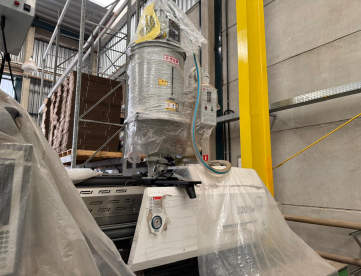 Foto: INJETORA DE PLÁSTICO - WELLTEC - 320Se II - ANO 2019 - COM ROBÔ