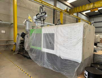 Foto: INJETORA DE PLÁSTICO - WELLTEC - 320Se II - ANO 2019 - COM ROBÔ