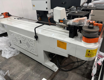 Foto: CURVADORA DE TUBOS HIDRÁULICA SEMI AUTOMÁTICA - PIPE BENDER - JDW 63 NC - PARA TUBOS DE 63 MM - ANO 2025