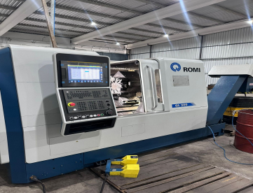 CENTRO DE TORNEAMENTO - ROMI - GL300T - ANO 2024 - 330 x 540 MM