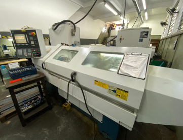 TORNO CNC - ROMI - CENTUR 30D - 1000 MM - PLACA HIDRÁULICA - ANO 2011