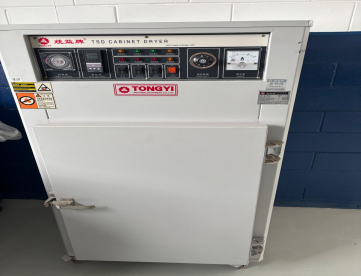 Foto: ESTUFA PRA MATERIAL PLASTICOS -MARCA TONGYI - COM 09  BANDEJAS (NAYLON )ANO 2019