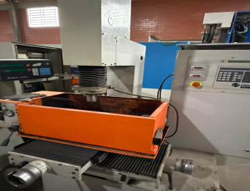 Foto: Eletroerosão Penetração Engemaq EDM 220NC