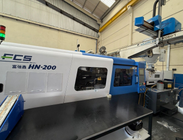 INJETORA DE PLÁSTICOS - FCS - HN-200 - ANO 2023