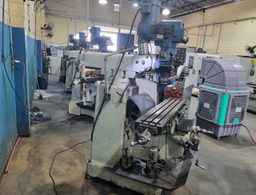 Foto: FRESADORA FERRAMENTEIRA - CLEVER - 4VS - ISO40 - ANO 2005