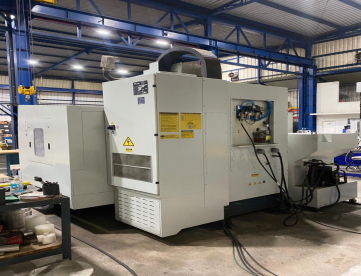 Foto: CENTRO DE USINAGEM VERTICAL - ROMI - D1250 - ANO 2014 - SIEMENS - COM REFRIGERAÇÃO INTERNA E 4º EIXO - APENAS 5.400 HORAS DE USO