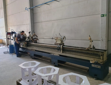 Foto: TORNO CONVENCIONAL - CLEVER - L-26200A - ANO 2011