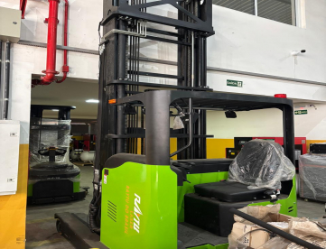 Foto: EMPILHADEIRA ELÉTRICA - ELETRIC REACH - CQDE20H-100S - ANO 2024 - PARA CORREDOR ESTREITO 2000 KG - ALTURA 10 MTS