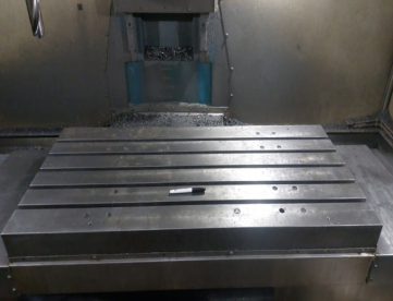 Foto: CENTRO DE USINAGEM VERTICAL - ROMI - DISCOVERY 1250 - 1270 x 610 x 640 MM - ANO 2007 - COM 4º EIXO