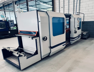 Foto: MÁQUINA DE VACCUM FORMING - AUTOMÁTICA DE CORRENTE COM CLP- VACUUM CENTER - MUITO NOVA