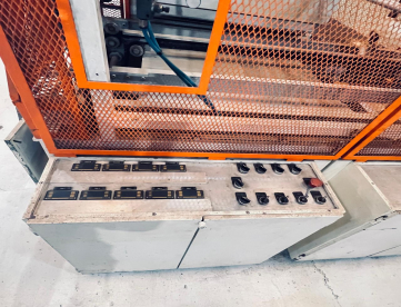 Foto: MAQUINA DE VACCUM FORMING -MUITO CONSERVADA -DISPONIVEL PRA TESTES