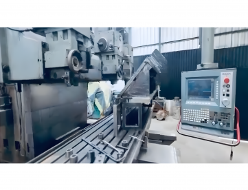 FRESADORA CNC - RAMBAUDI - ISO 50 - RETROFIT EM 2008 - 2000 x 1000 x 900 MM