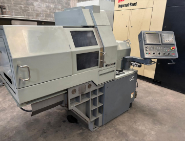 Foto: TORNO CNC AUTOMÁTICO DE CABEÇOTE MÓVEL CITIZEN - L20 VIII  ANO 2008  COM ALIMENTADOR DE BARRAS E BOMBA DE ALTA PRESSÃO