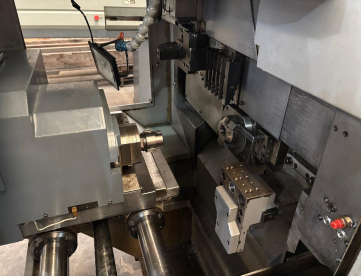 Foto: TORNO CNC AUTOMÁTICO DE CABEÇOTE MÓVEL CITIZEN - L20 VIII  ANO 2008  COM ALIMENTADOR DE BARRAS E BOMBA DE ALTA PRESSÃO