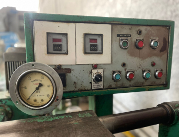 Foto: LAMINADORA DE ROSCA - MARCA CAVOUR - MODELO TL30 -CONVENSIONAL