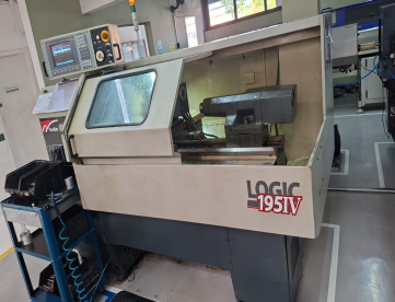 TORNO CNC NARDINI LOGIC 195IV -1000 X 220 MM -COMANDO MCS - ANO 2005