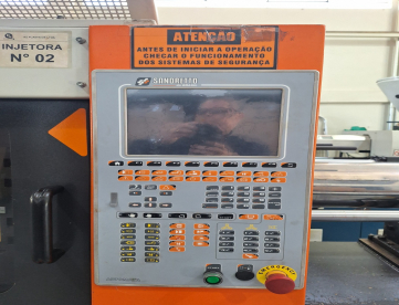 Foto: INJETORA DE PLÁSTICOS - SANDRETTO - LOGICA 770 / 130 TONELADAS - ANO 2013