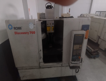 Foto: CENTRO DE USINAGEM VERTICAL - ROMI - DISCOVERY 760 - ANO 2007 - COMANDO FANUC