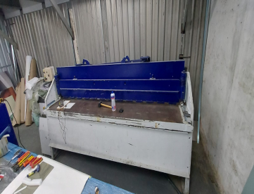 Foto: CASAL DOBRADEIRA E GUILHOTINA MECÂNICA - IMAG - 3000 x 1/8" - ANO 2004