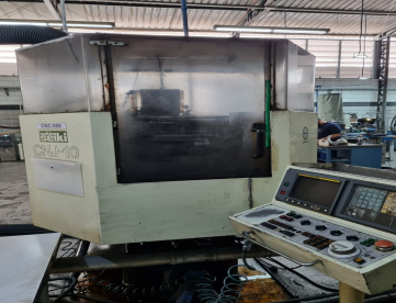 Foto: AFIADORA CNC MAKINO -MODELO CNJ-10-SB -COMANDO FANUC - ANO 1991