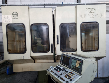 AFIADORA CNC MAKINO 7 EIXOS -MODELO CNR2-40 -PARA FABRICAR  E AFIAR FERRAMENTAS -COMANDO FANUC - ANO 1991