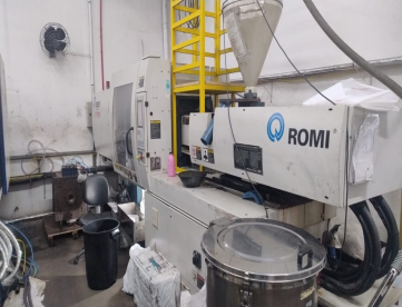 INJETORA DE PLÁSTICOS ROMI PRATICA 170 ANO 2013