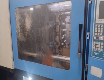 Foto: INJETORA DE PLÁSTICOS HAITIAN HTF250W ANO 2007