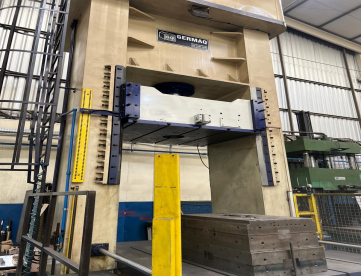 Foto: PRENSA DE FECHAMENTO - GERMAQ - PHE125 - 125 TON - ANO 2014