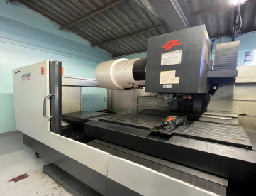 Foto: CENTRO DE USINAGEM VERTICAL - FEELER - FVP1300A - 1300 x 610 x 560 - ANO 2010