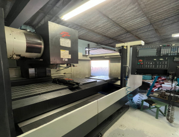 Foto: CENTRO DE USINAGEM VERTICAL - FEELER - FVP1300A - 1300 x 610 x 560 - ANO 2010