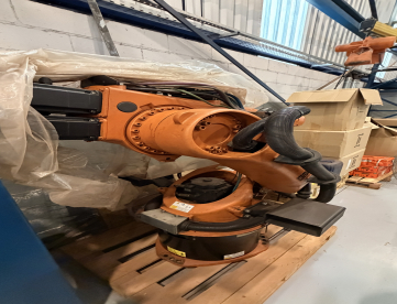 ROBÔ - KUKA - KR-60-3 - ALCANCE 2033 MM - CAPACIDADE 60 KGS - ANO 2019