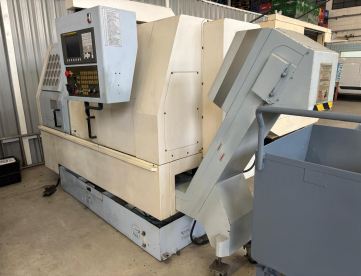 Foto: LOTE DE DUAS MÁQUINAS - 1 CENTRO DE USINAGEM VERTICAL - FANUC - ROBODRILL - T14i-FL - ANO 2008 - COM 4 EIXO DDR - I TORNO CNC MARCA TWINHORN ANO 2010