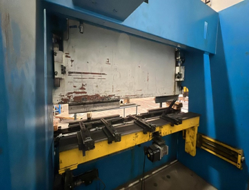 Foto: DOBRADEIRA HIDRÁULICA CNC - EUROSTEC - EURO 135/3200 - ANO 1999