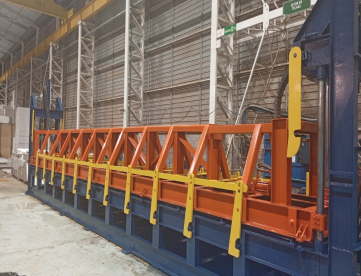 PRENSA HIDRÁULICA -  PARA APLICAÇÃO DE PIR / PU EM TELHAS TÉRMICAS COM INJETORA - 12 MTS DE COMPRIMENTO